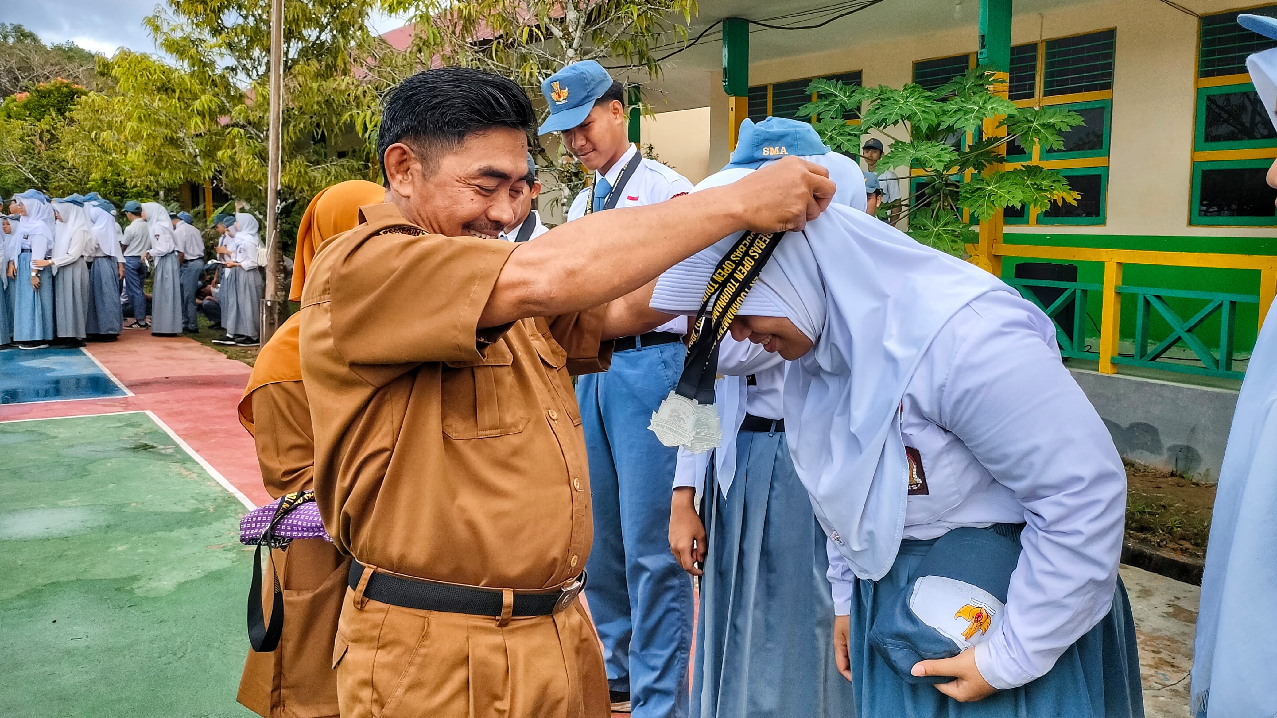 Siswa SMA Negeri 2 Sambas Meraih Juara Biak Sambas Singbebas Open Turnamen Siswa SMA Negeri 2 Sambas Meraih Juara Biak Sambas Singbebas Open Turnamen